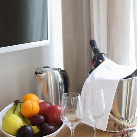 Geant Mykonos * Mykonos Town