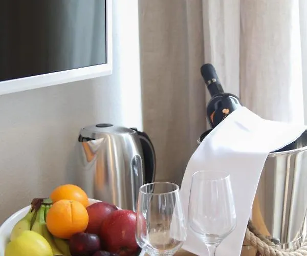 Geant Mykonos * Mykonos Town